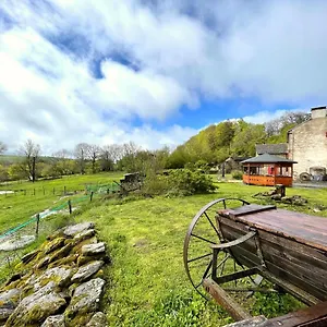 https://le-mas-bertrand-villefranche-de-panat.midi-pyreneeshotels.com